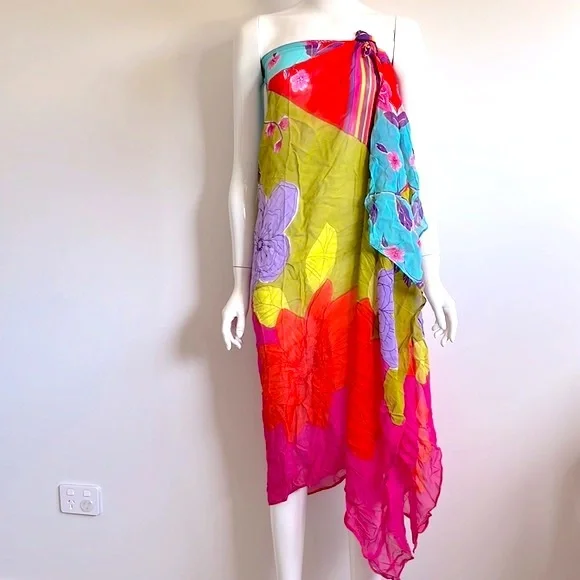 PAREO WRAP/SHAWL Spring Print. Versatile Shape Uses. Vibrant Colours - Picture 4 of 6